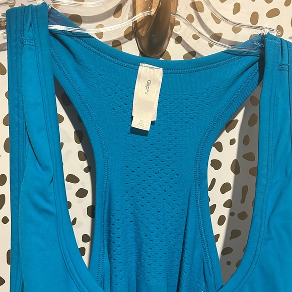 Gap fit tank - Picture 3 of 5